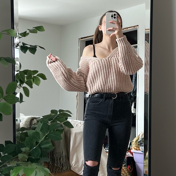 H&M sweater - Picture 2 of 6